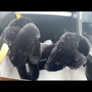 Brand New Slippers. I only tried them on. I prefer my other ones.